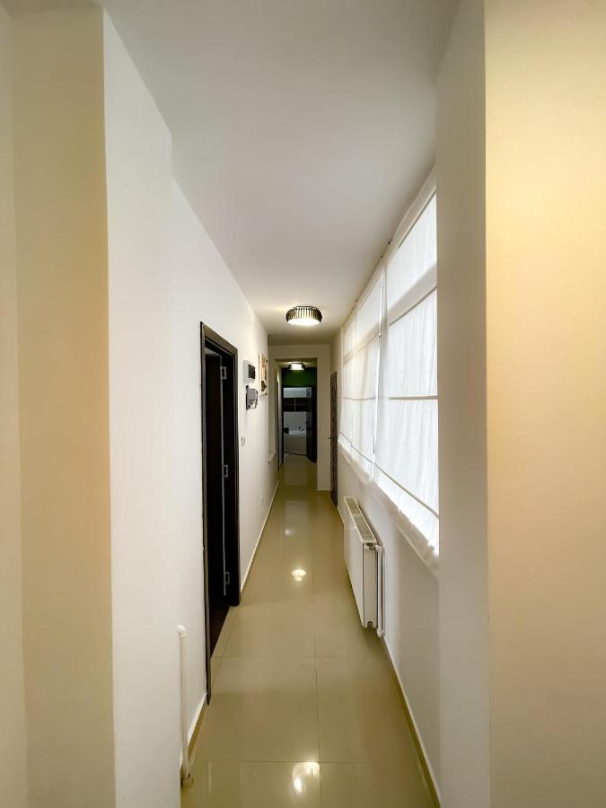 شقة بوخارست  في Cool Flat With Hot Tub In The Old Town المظهر الخارجي الصورة