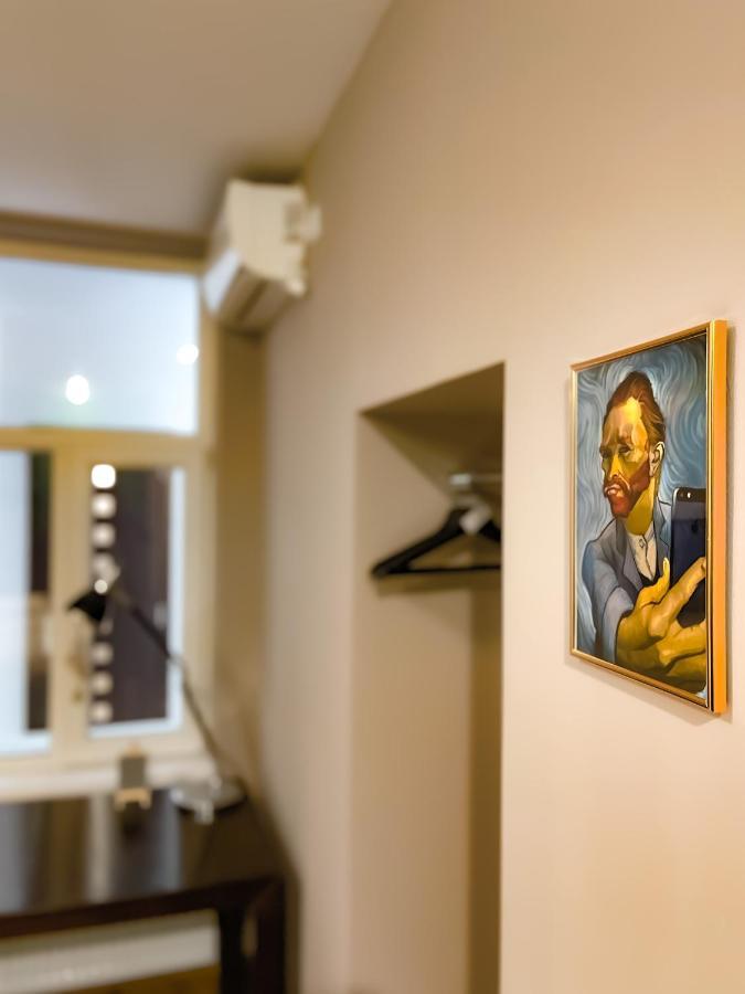 شقة بوخارست  في Cool Flat With Hot Tub In The Old Town المظهر الخارجي الصورة