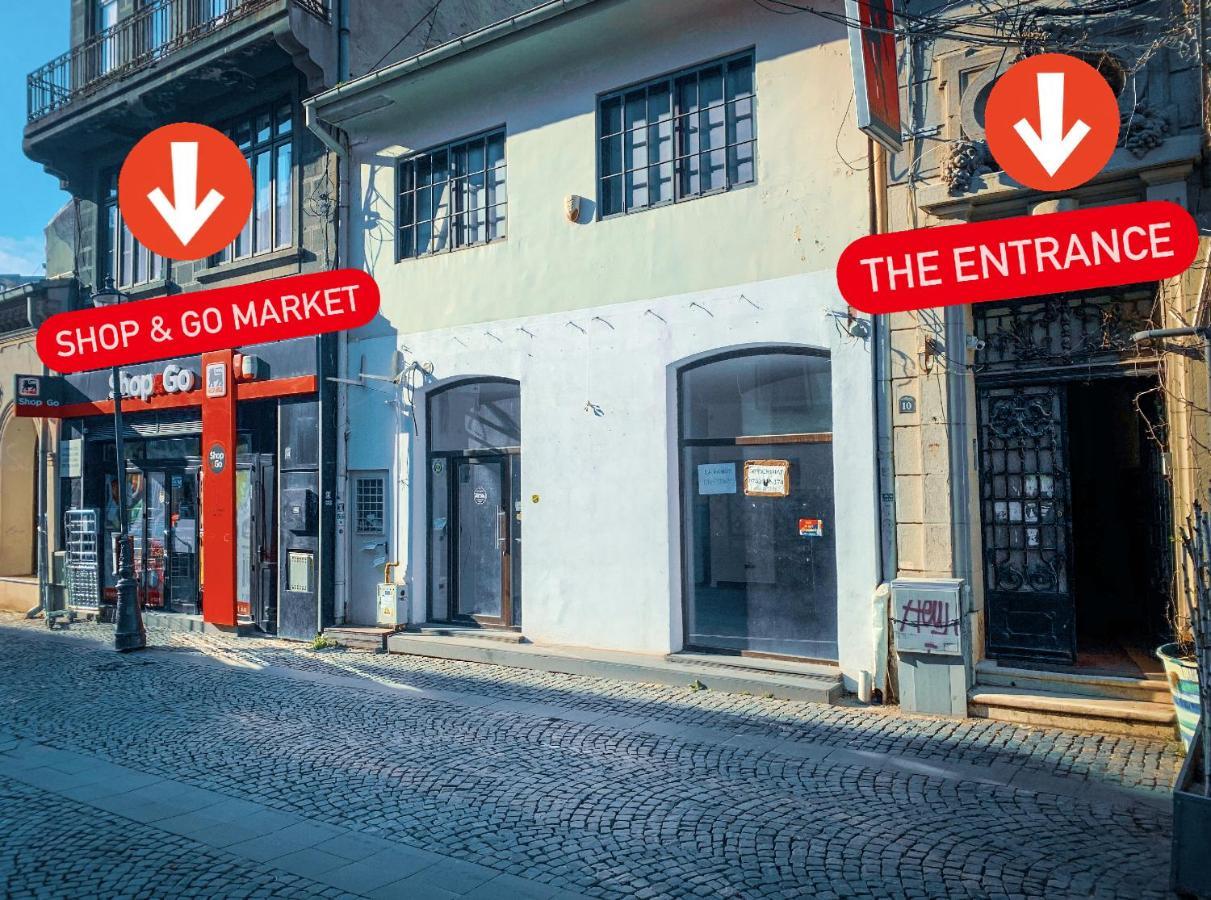 شقة بوخارست  في Cool Flat With Hot Tub In The Old Town المظهر الخارجي الصورة